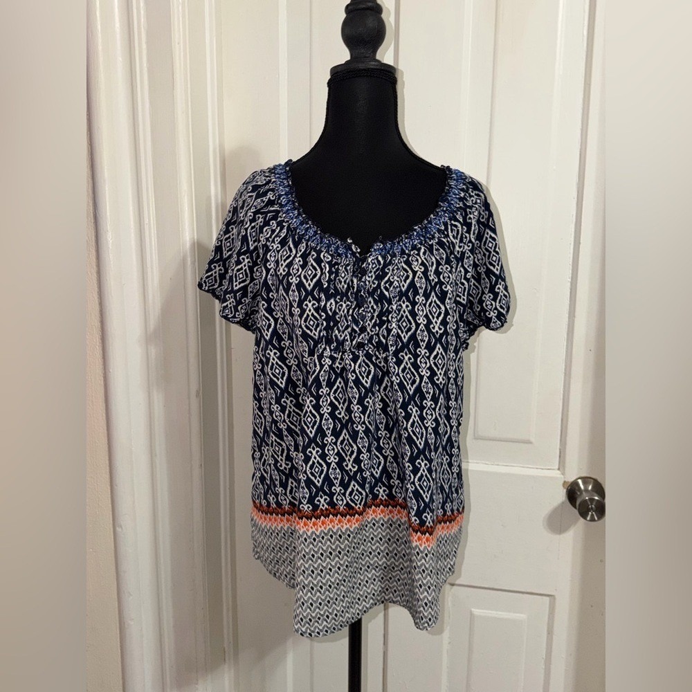 Women's size large Faded Glory Navy and White Geometric Blouse